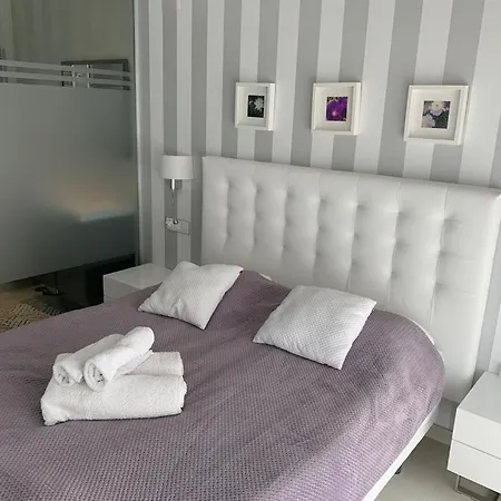 Apartamento 880 *